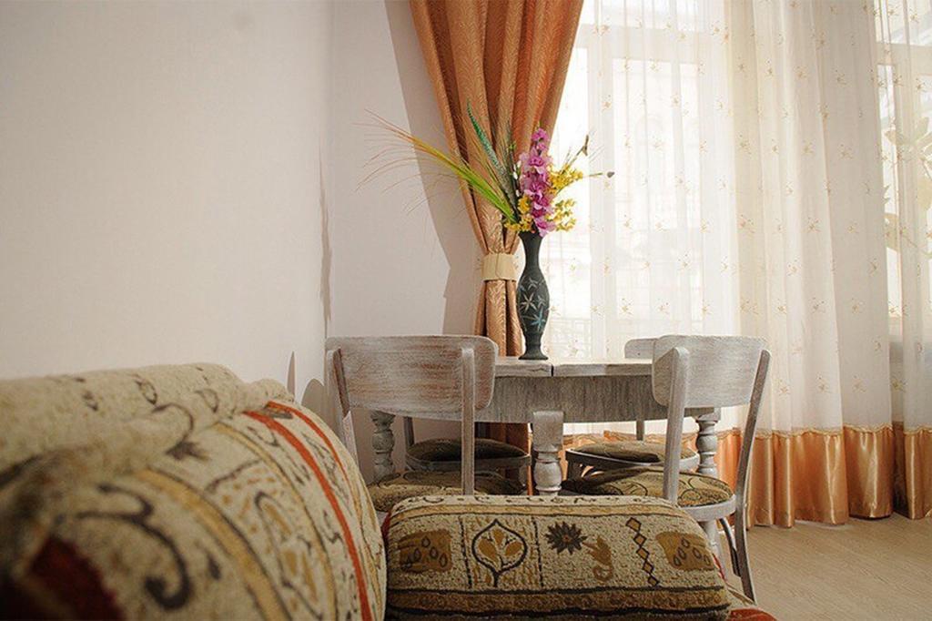 Anna Apartments Lviv Ruang foto